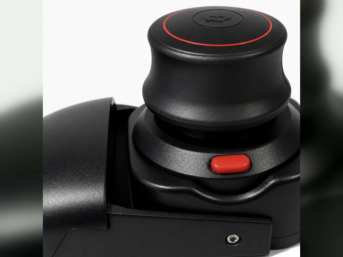 Wireless 3D CAD Mouse puck, red button, and shell detail
